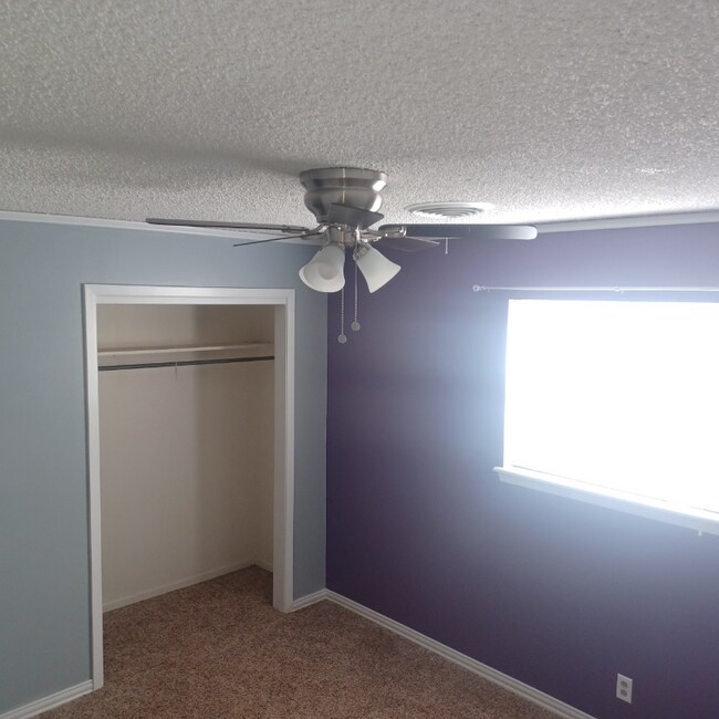 Building Photo - 2901 Ventura Dr