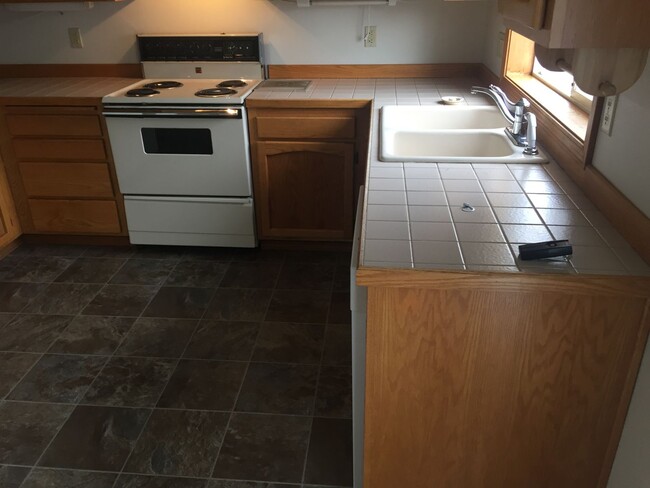 Building Photo - 3 Bed/2 Bath Single Level Home in NE Bend ...