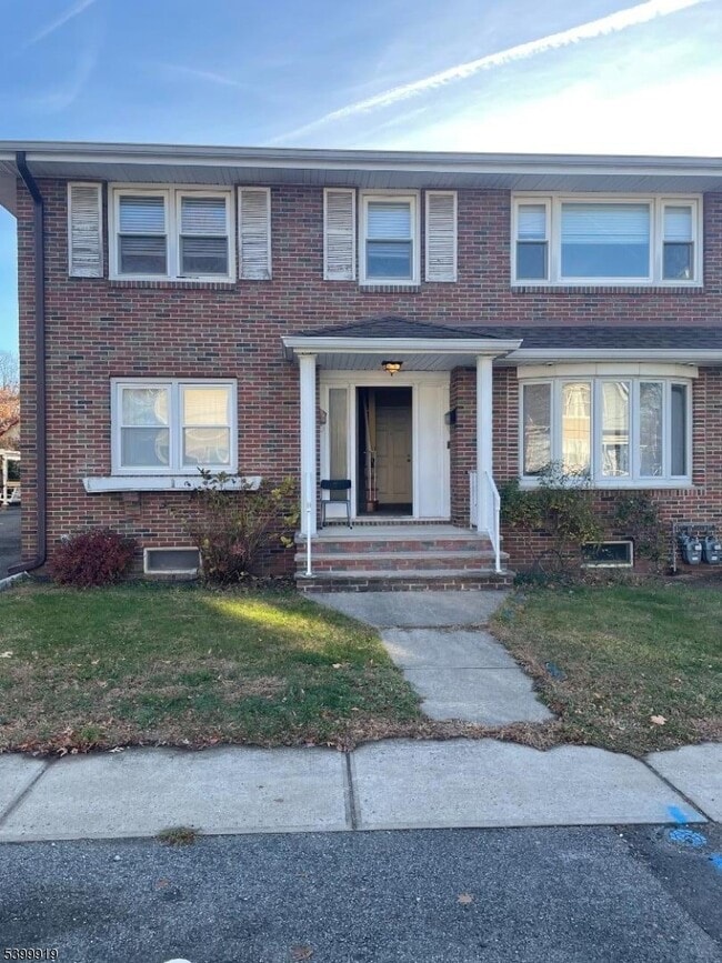 Building Photo - 113 Hawthorne Ave