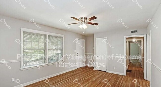 Building Photo - 3206 Bayless Dr SW