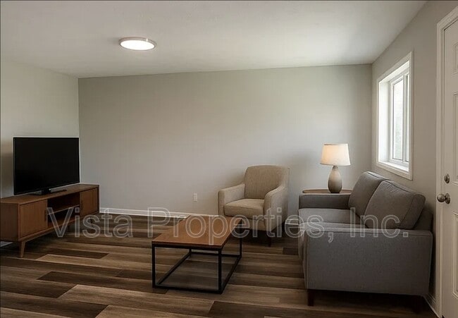 Building Photo - 388 Elmwood Dr