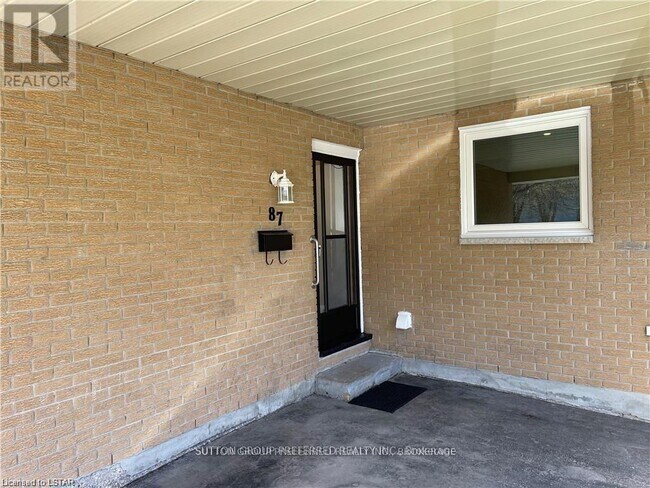 Building Photo - 87 Monmore Rd