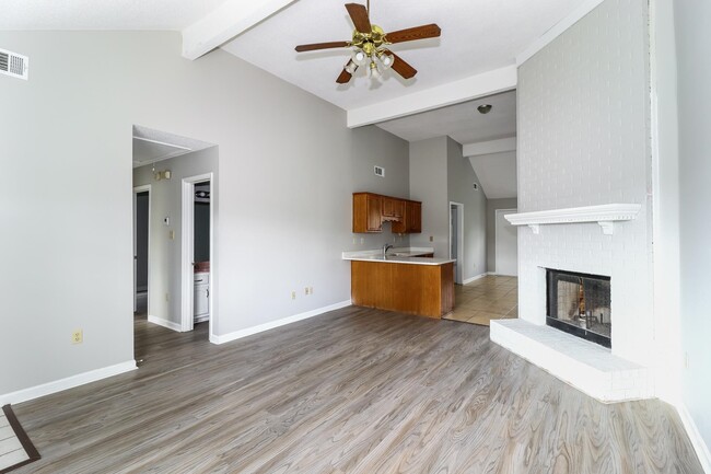 Foto del edificio - 5336 Timber Ridge Dr