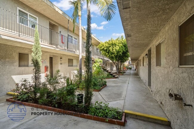 Foto del edificio - 1261-1281 Rosecrans Ave.