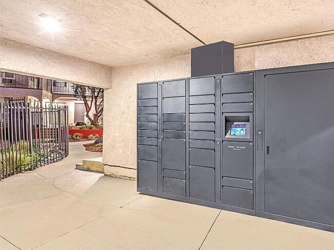 Interior Photo - Luxe 1801