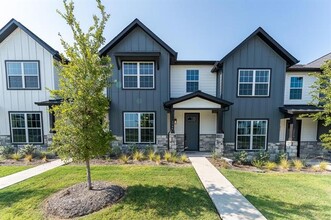 Building Photo - 1744 Palladio Loop
