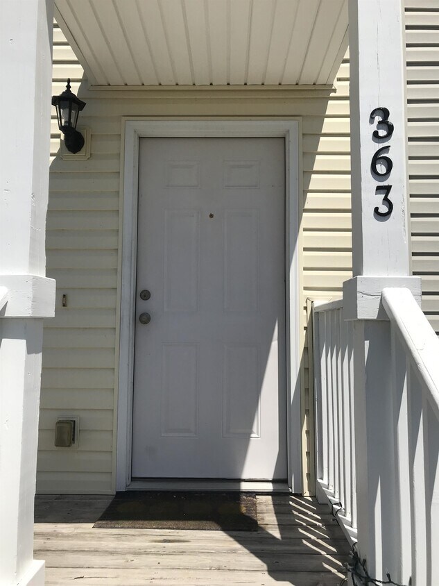 Primary Photo - 363 Laurel Oak Ln