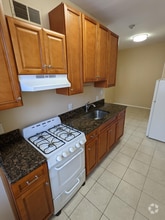 Building Photo - 133 Ripka St