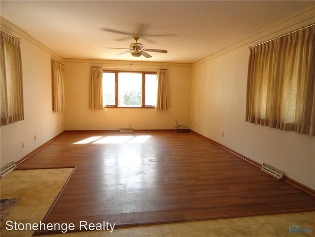 Building Photo - 2433 Ida Dr
