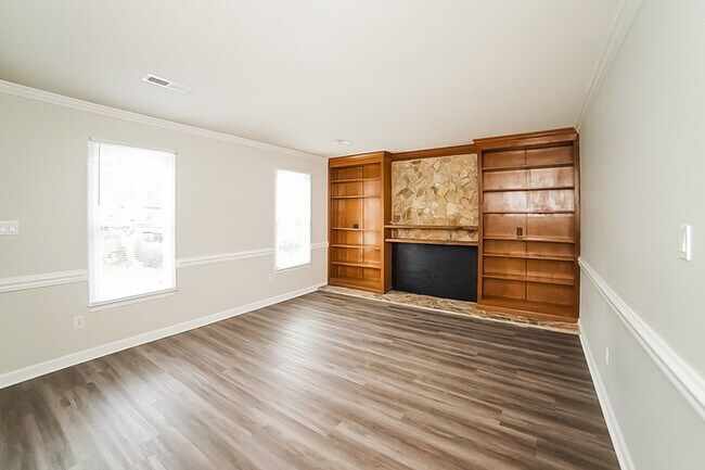 Foto del edificio - 5025 Mereworth Ct