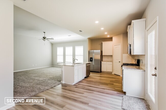 Building Photo - 2109 Erlinda Dr