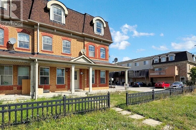 Building Photo - 8892 Sheppard Ave E