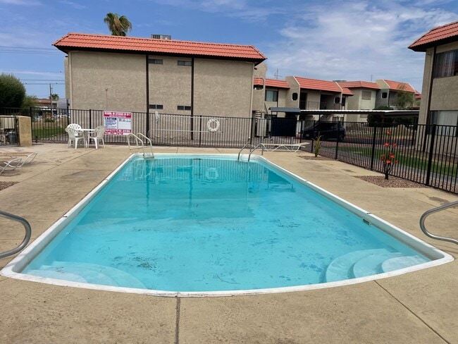 Building Photo - 363 Lake Havasu Ave