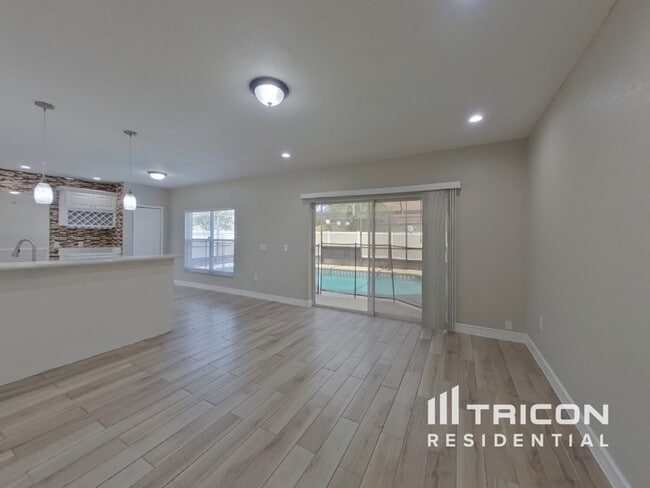 Building Photo - 1102 Chesterfield Ct