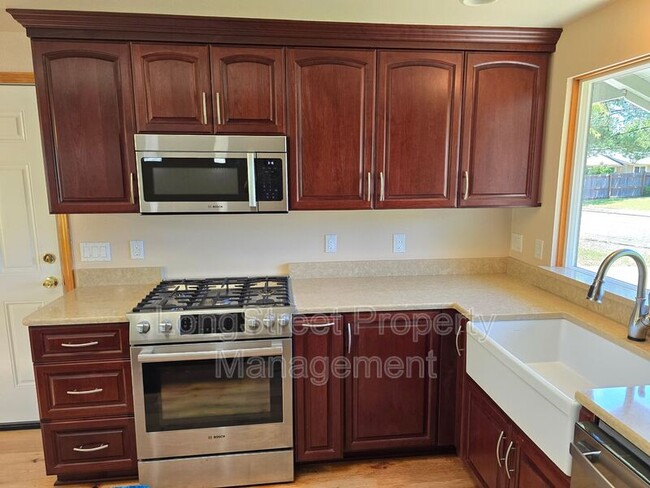 Foto del edificio - 1495 NW Forestgreen Ave