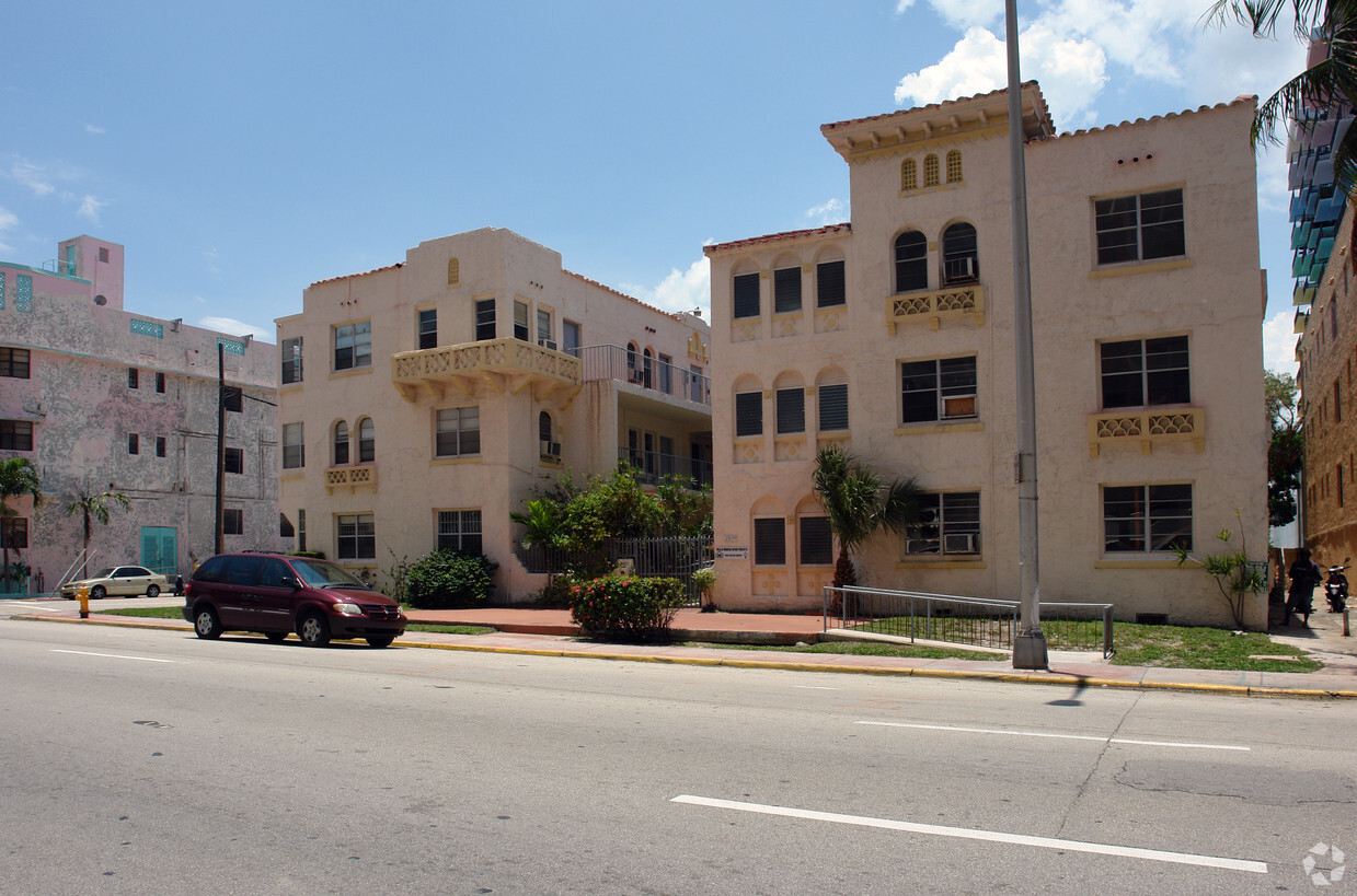 Building Photo - Villa Maria Apartments