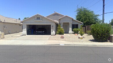 Building Photo - 3136 E Roveen Ave