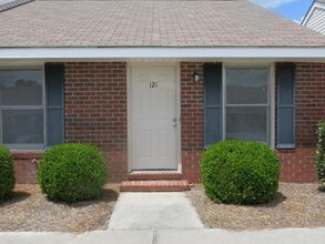 Building Photo - 140 Lanier Dr