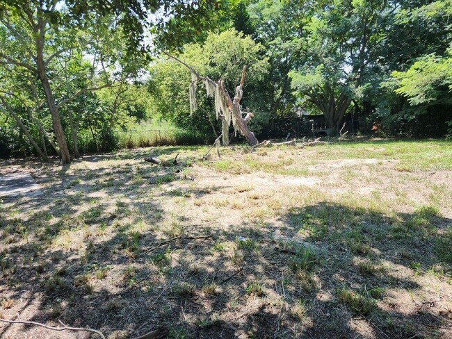 Foto del edificio - 238 Babson Dr