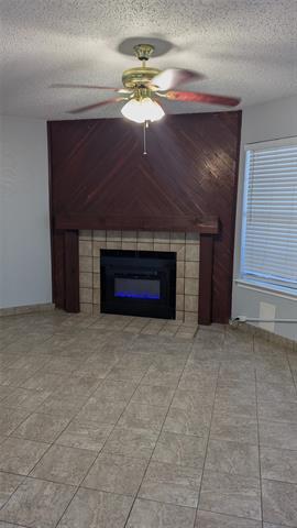 Building Photo - 913 Vedral Pl