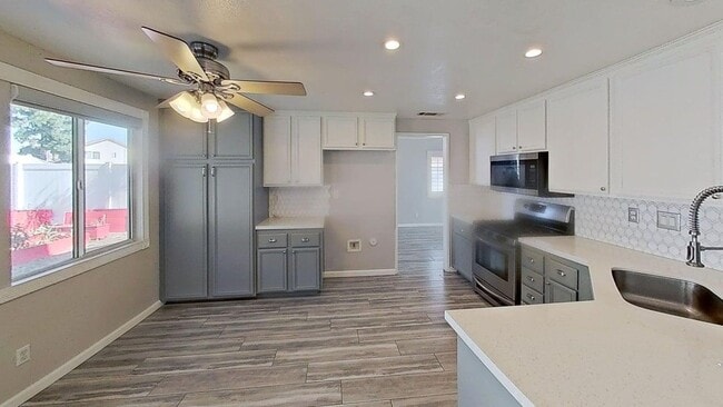 Building Photo - 15108 Ficus St