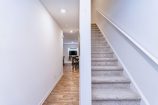 Building Photo - 202 Southridge