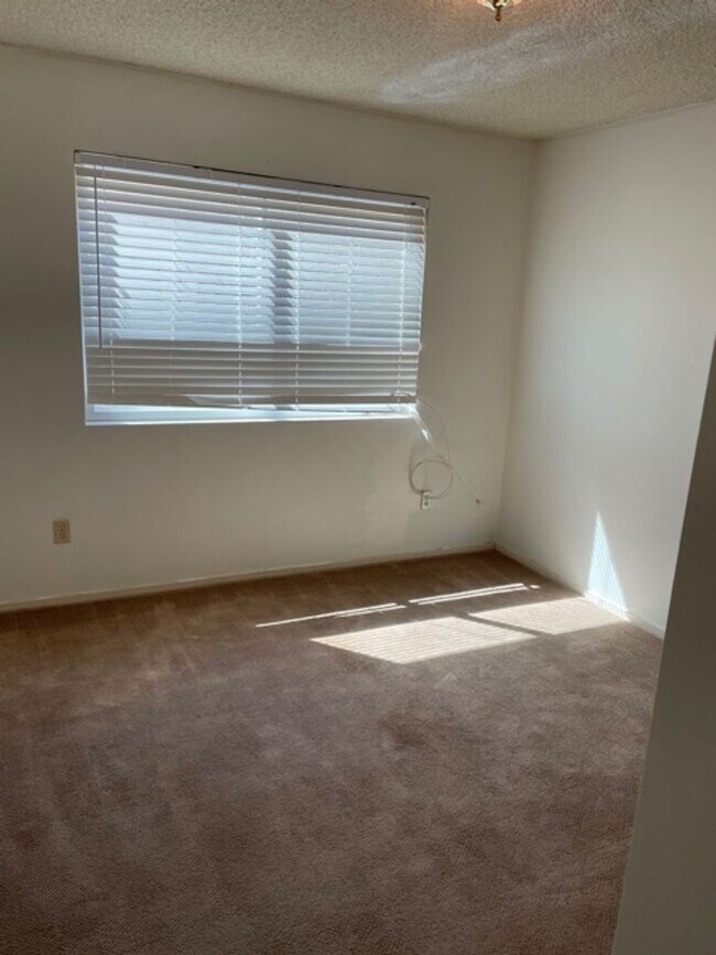 Foto del edificio - Nice Bakersfield Home