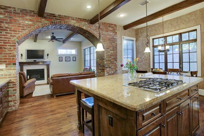 Foto del edificio - 6151 Olympia Dr