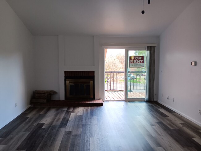 Foto del edificio - 4899 S Dudley St