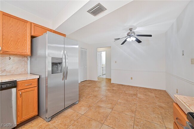 Foto del edificio - 759 96th Ave N