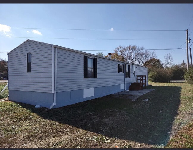 Building Photo - 1717 Roscoe Howey Rd
