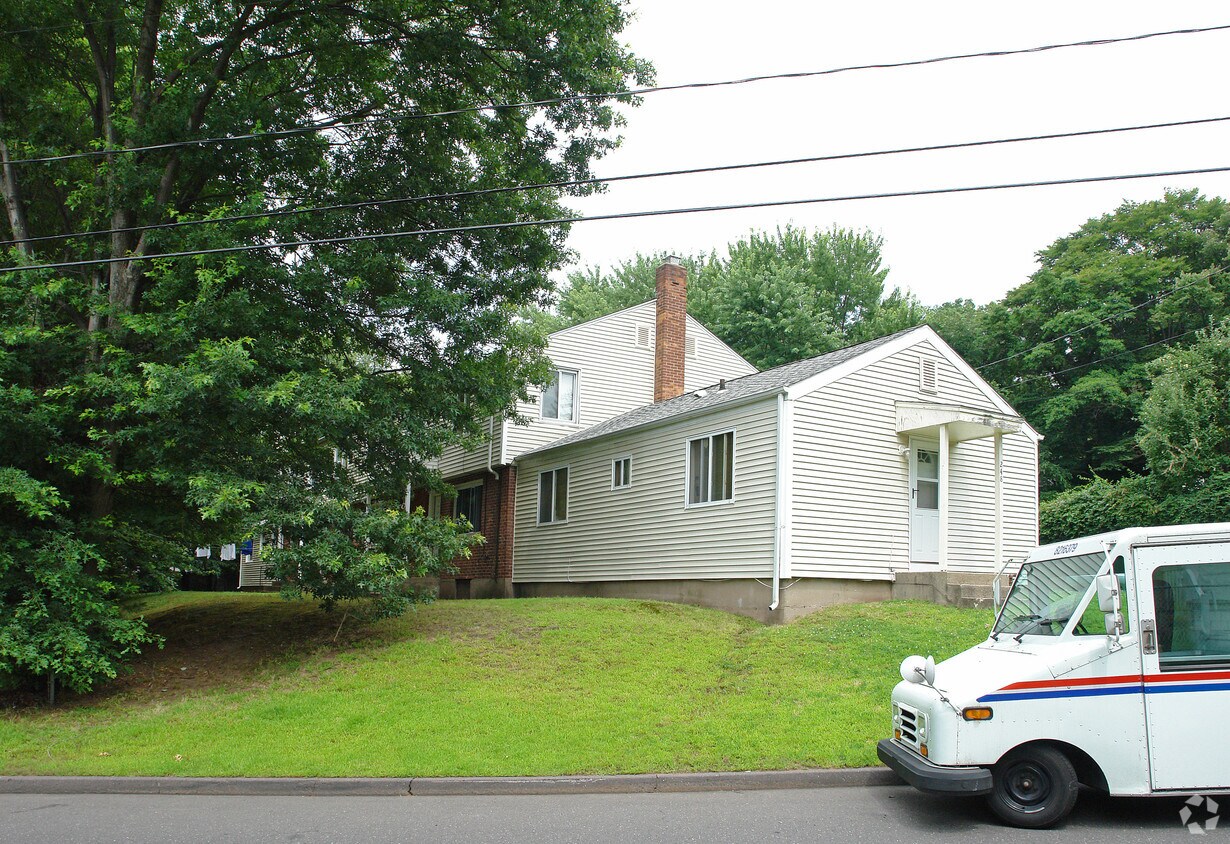 Foto del edificio - 248-258 Woodlawn Cir