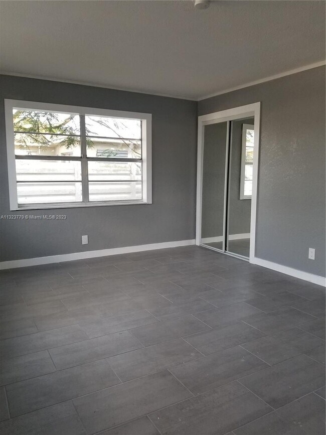 Foto del edificio - 3777 NW 78th Ave
