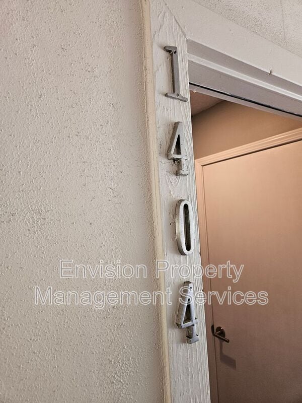 Building Photo - 1404 Huntingdon Chase