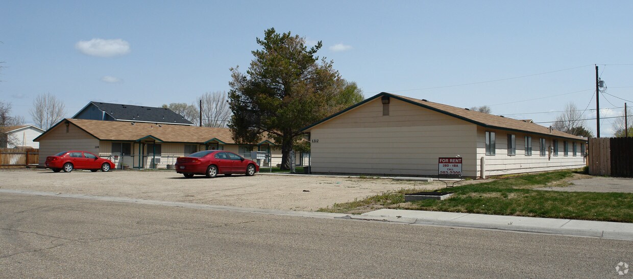 Building Photo - 1208-1212 S Maple St