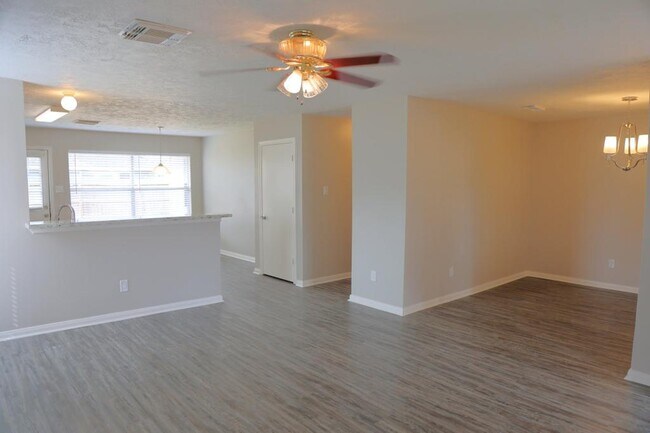 Photo - 16210 Rosenridge Dr House