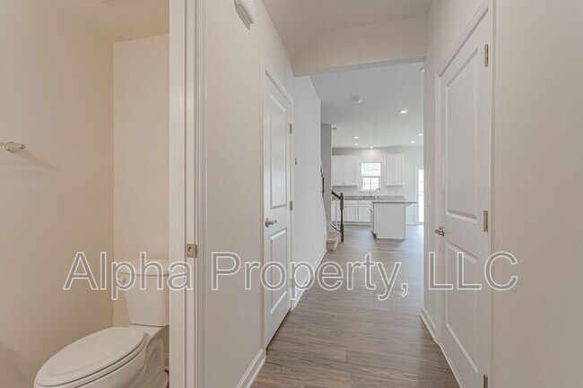 Building Photo - 520 Huntingdale Pl