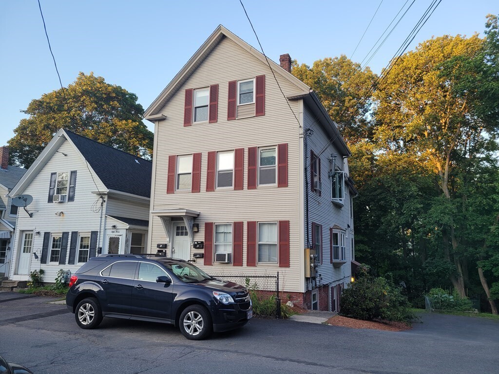51 Clark St Unit 3, Clinton, MA 01510 Room for Rent in Clinton, MA