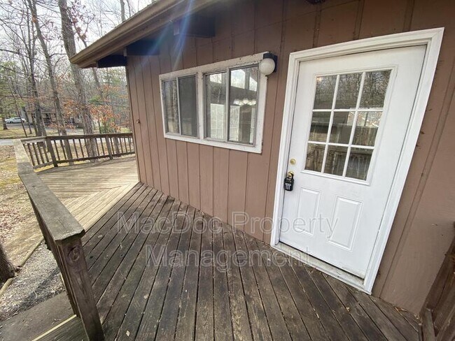 Foto del edificio - 3621 Lakeview Pkwy