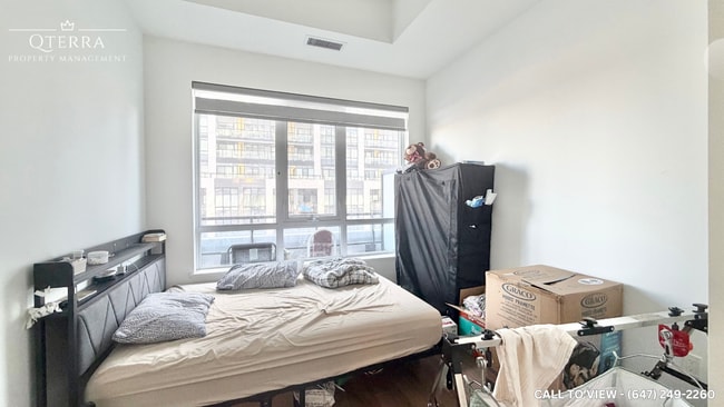 Building Photo - 395 Dundas St W