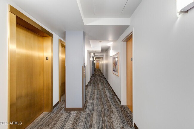 Foto del edificio - 7137 E Rancho Vista Dr