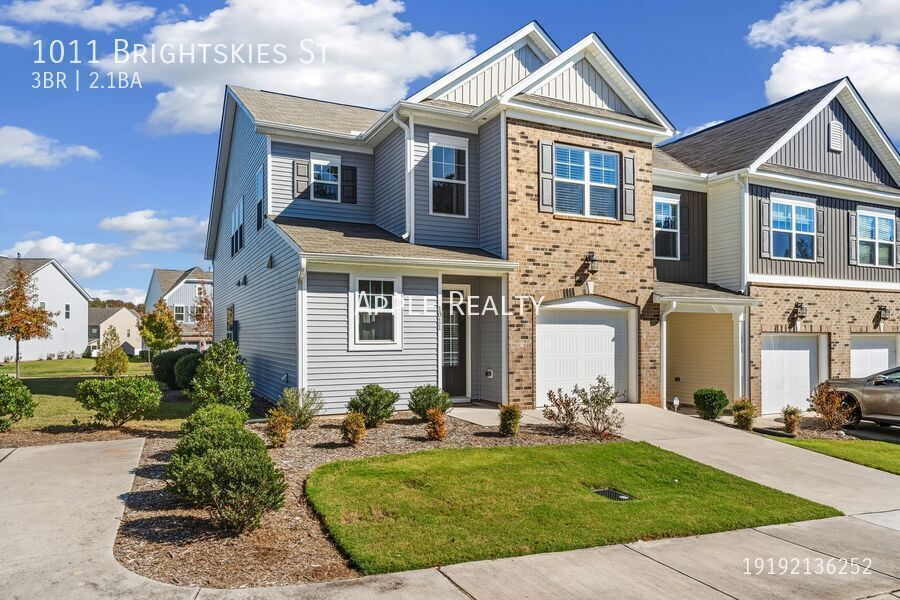 Photo - 1011 Brightskies St