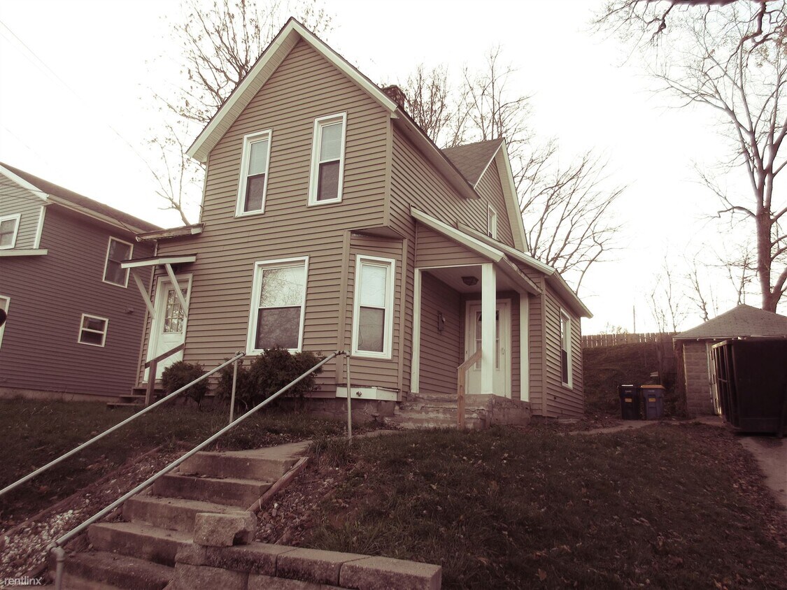 Primary Photo - 3 br, 2 bath House - 741 Fremont Ave NW