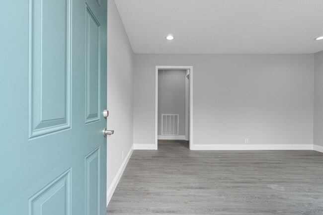 Building Photo - 3 Bedroom 2 Bath Renovated Pet Friendly Home For Rent!