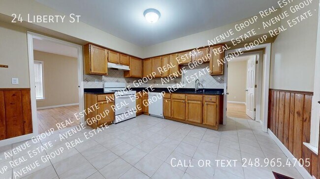 Foto del edificio - 24 Liberty - Spacious 3Bed/1.5Bath Pontiac...