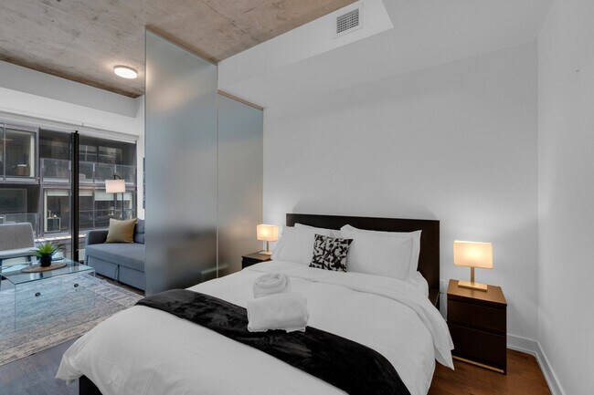 Building Photo - 38 Stewart St