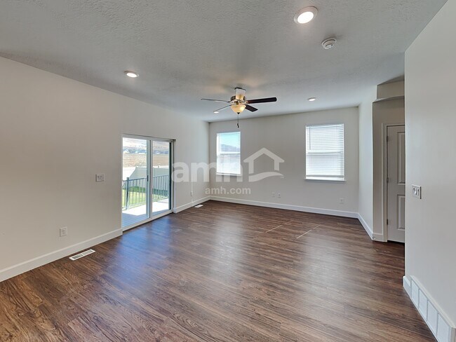 Foto del edificio - 4428 Poplar St
