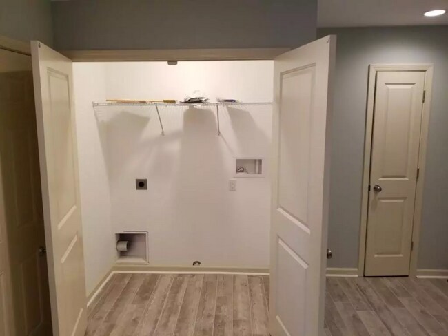 Building Photo - 301 Rollins St