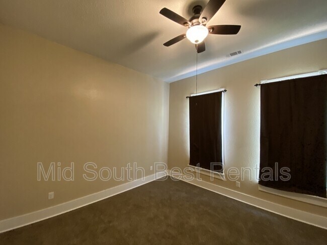 Foto del edificio - 1222 W 19th St