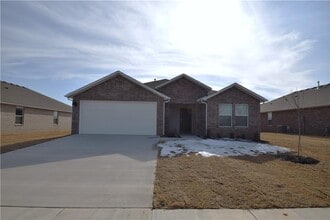 Building Photo - 3071 Laredo Ln